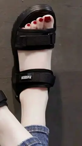 Women's Sports Sandals 2025 Summer New Beach Casual Shoes Platform Thick Sole Hot Style High Heel Soft Sole Height Increasing #sandalsforwomen #footwear #sandal #slippers #fypage #foryou 