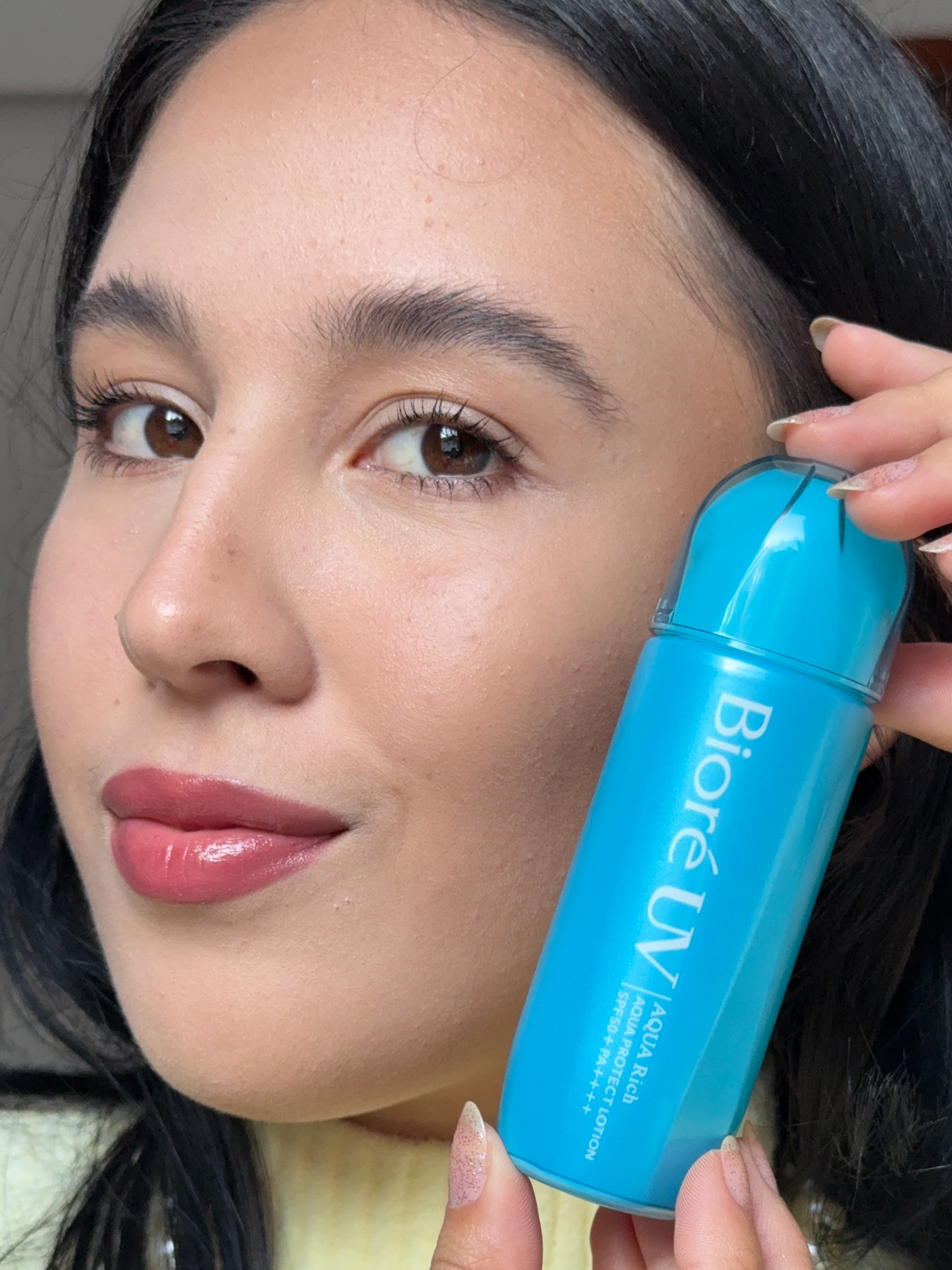 Textura ultrafina e aquosa, ideal para o dia a dia e perfeito para usar com make, pois desliza facilmente. Ainda não sabe do que estamos falando? Esse é o Bioré UV Aqua Rich Protect Lotion, o protetor que acompanha sua rotina, cobrindo a pele uniformemente e deixando um acabamento transparente e confortável. Independente da estação ou do tempo, proteção é cuidado e cuidado é todo dia. Clique no link da bio e saiba mais sobre esse queridinho! 🩵 #biore #biorebr #biorelovers #protetorsolar #UVbiore #proteçãosolar #protetorsolar #bioreAquaRichProtectLotion