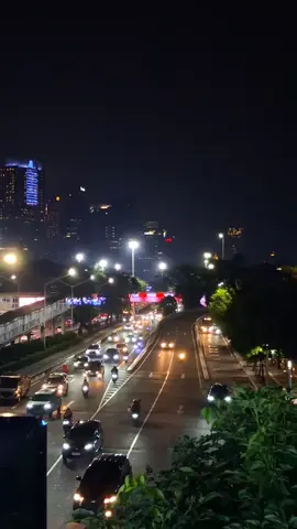mentahan vidionya boleh di ambil , edit sesuka kalian .  vibes jakarta  #foryou #view #jakarta #fyp #citylights 