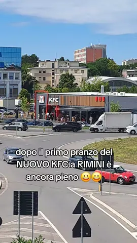 mi dispiace per i dipendenti #kfc #nuovo  #rimini 