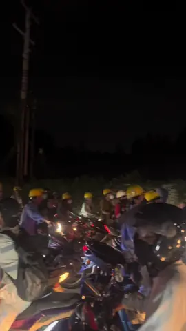 pembalap keluar dari lapang dia ta ta ta ta bisa mengejar karana aku di depan 😂😂🏍️🏍️