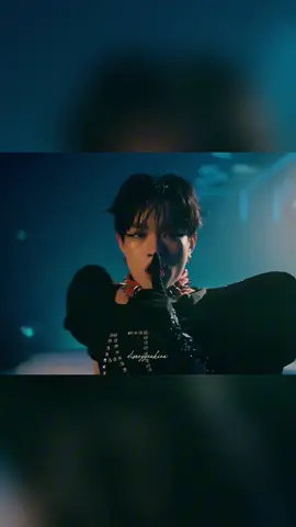 Cháy không cần xăng với #phapkieu #quanap trong Mv Falling With You