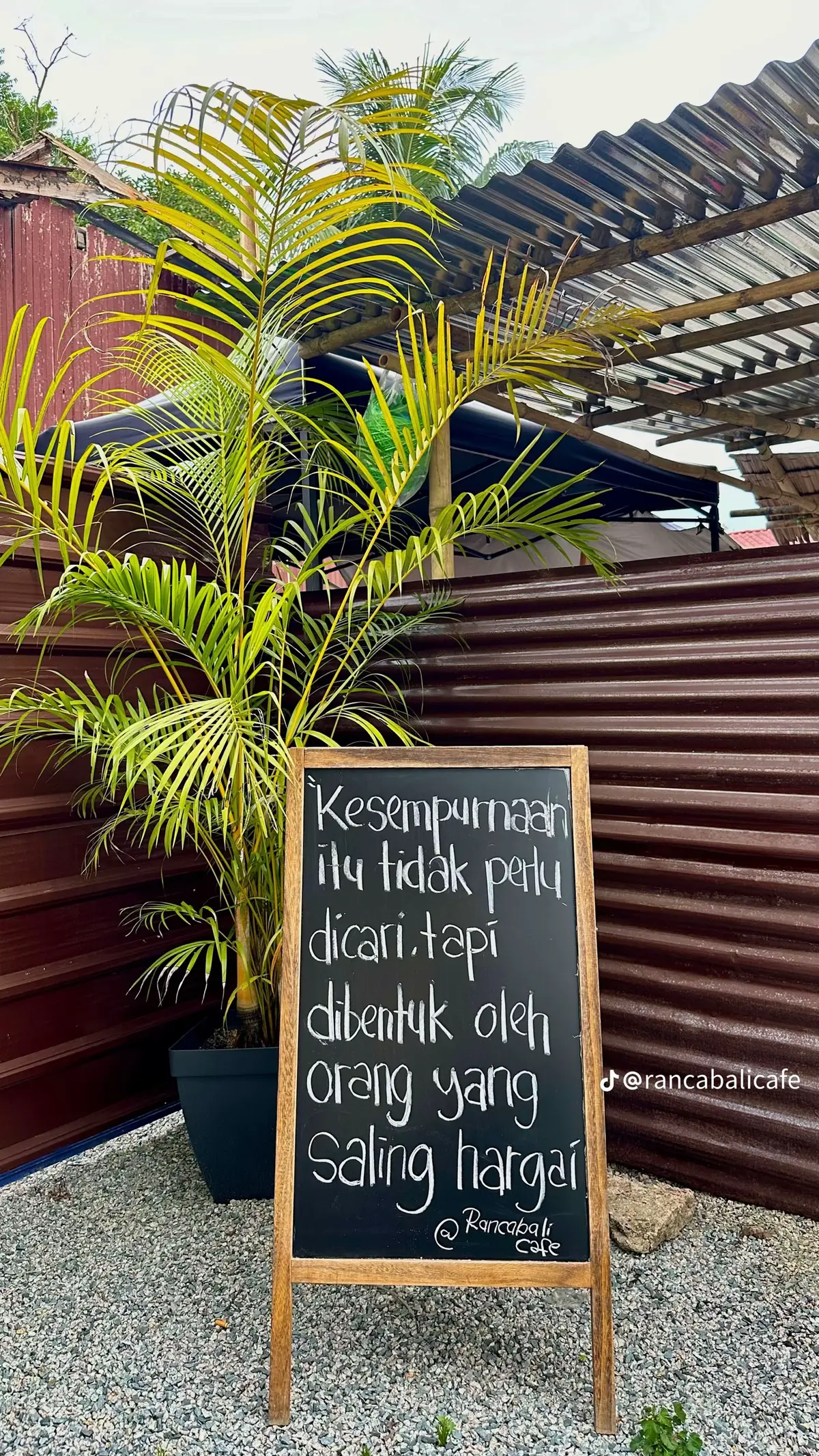 Lelaki yang baik tidak akan bermain-main dengan cinta sebab dia tahu kata cinta menuntut tanggungjawab.