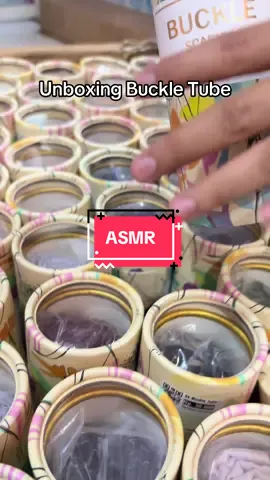 Asmr unboxing buckle tube koleksi terbaru dari Myzahro Collection. Kemasannya elegan, mewah, hijabnya premium tapi harganya harga kulakan… cocok banget buat hampers yg simpel, atau gift untuk orang terdekat, atau souvenir nikahan, bisa juga buat oleh2 haji dan umroh dll. cuzz langsung merapat ke store Myzahro Collection di jl. Kebalen Wetan Kav 1-2 Kota Malang. #hampershijab #bucklescarves #souvenirpernikahan #oleholehhajiumroh #gift 