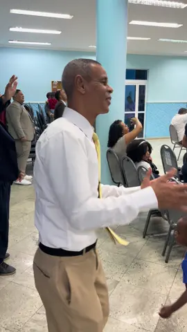Muito feliz de poder se alegrar na presença de Deus, deixe o desânimo de lado… e vamos se alegrar 🕺🕺🕺🙌🙌🙌🙌🙌🙌 #varaodancarino #varaocrente #tiktok 🕺🕺🕺🕺🤣🤣🤣🤣🤣🤣