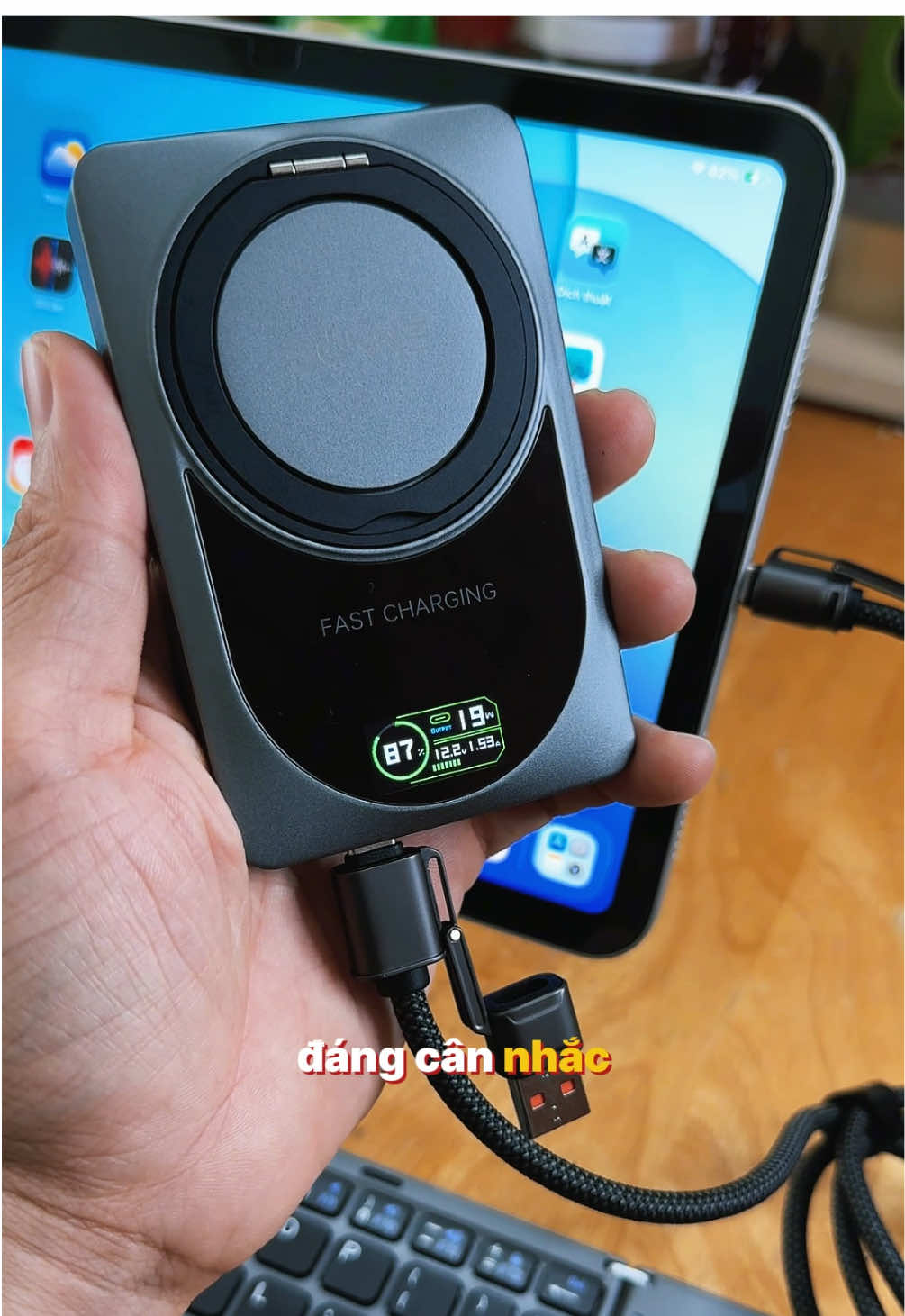 Pin sạc dự phòng không dây có màn hình hiển thị công suất sạc chi tiết từng cổng Bonne BP15 10000mAh #anhkythuatreview #bonnebp15 
