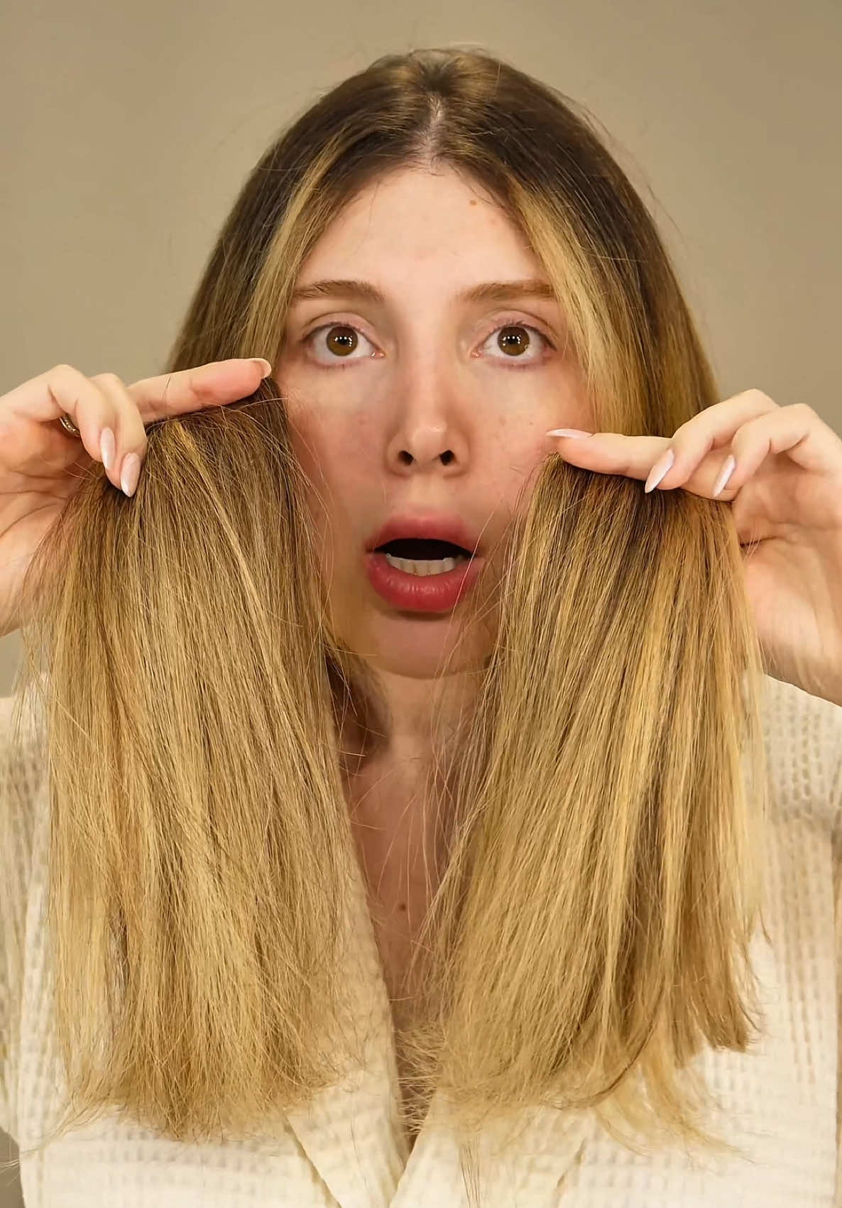 Inacreditável o que esse produto faz!!!  O cabelo renasce e vira outro. É incrível ✨ Claro que essa magia é de @Hidratei 💅🏼
