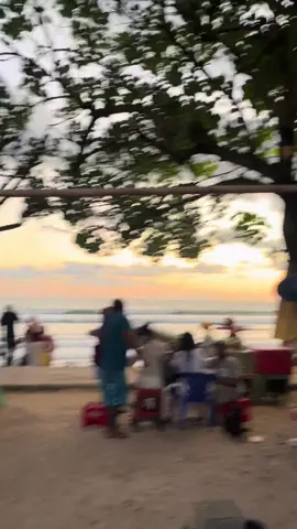 Hiling-hiling wkwk ,, pantai kuta🏖️🌴🏖️🏝️🏝️🏖️🏖️#pantaivibes #pantaikuta #bali #pantai ##hiling #masukberandafyp #kuta 