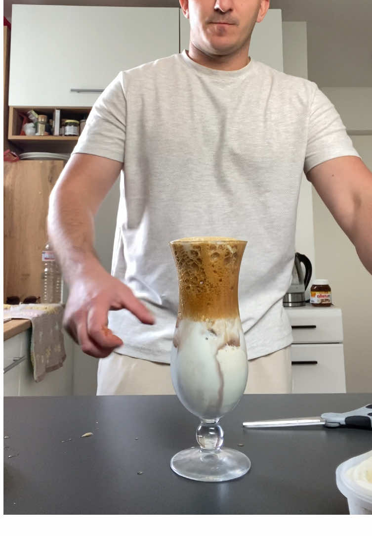 #icedcoffee #nescafe #cafe #espresso #HomeCafe #icecream #asmr #foryou #homebarista 