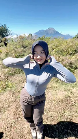 akun: #adhisasasha  #pendakicantik #cewekpulen  #ootdpendaki #affiliate #fyp  #fakebodyy⚠️ #jilbabgede 