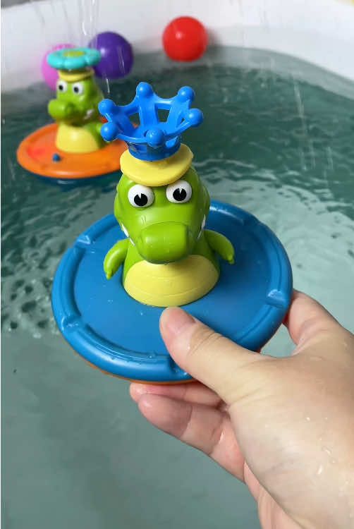 It's really too hot this summer. With this crocodile bath toy, bathing becomes so much fun. There are also several modes to switch between, which makes kids fall in love with taking a bath. #BathToys #babyandmomgoodies 
