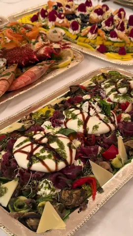 Pour votre mariage, nos salades éblouissent vos invités. Quel que soit votre rêve, NOU traiteur le réalise avec passion, élégance et créativité. #TraiteurMariage #PâtisserieMarocaine #TraiteurCasablanca #MariageMarocain #SaladesChic #BuffetMariage #CuisineFaitMaison #BrideToBeMaroc #OrganisationMariage #FêteMarocaine #SaladesÉté #SummerSalads #SaladesFraîches #ChhiwatMaroc #FoodMaroc #CasablancaEvents #LuxuryWedding #WeddingInspo #FoodTikTok #3rsMchahed #Derni3aDyali #YawmZafaf #WeddingGoals #DreamWedding #TikTokMaroc