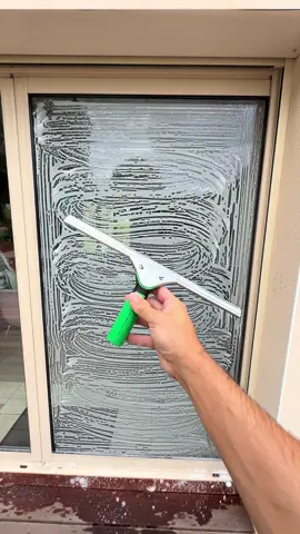 Only satisfaction 🧼 #satisfying #satisfyingvideo #oddysatifying #CleanTok #laveurdevitres #satisfaction #fyp 