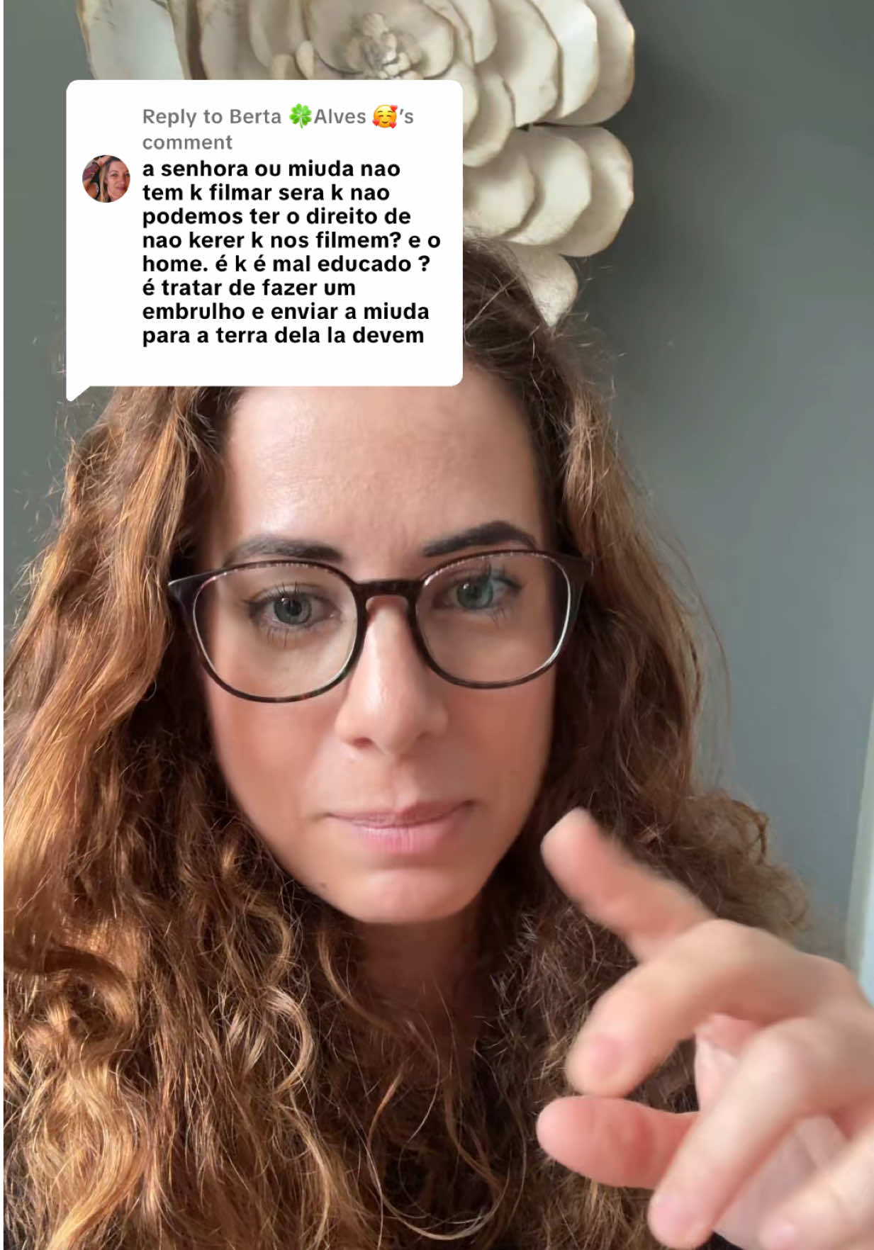 Replying to @Berta 🍀Alves 🥰  Ohhhhhhh Bertaaaaaa És uma mais valia, mais valia estar calada! #ignorancia #racismo #chenofobia #naoadmito 
