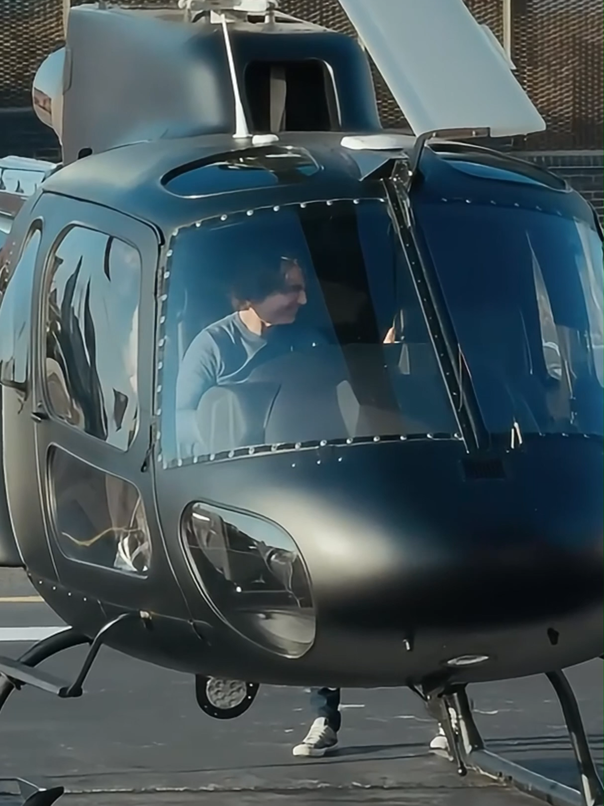 Is Tom Cruise Cheating or is this a PR Stunt for the upcoming movie? #celebrity #celebrities #fyp #foryoupage❤️❤️ #entertainment #shorts #viral #viralvideos #tomcruise #tom #anna