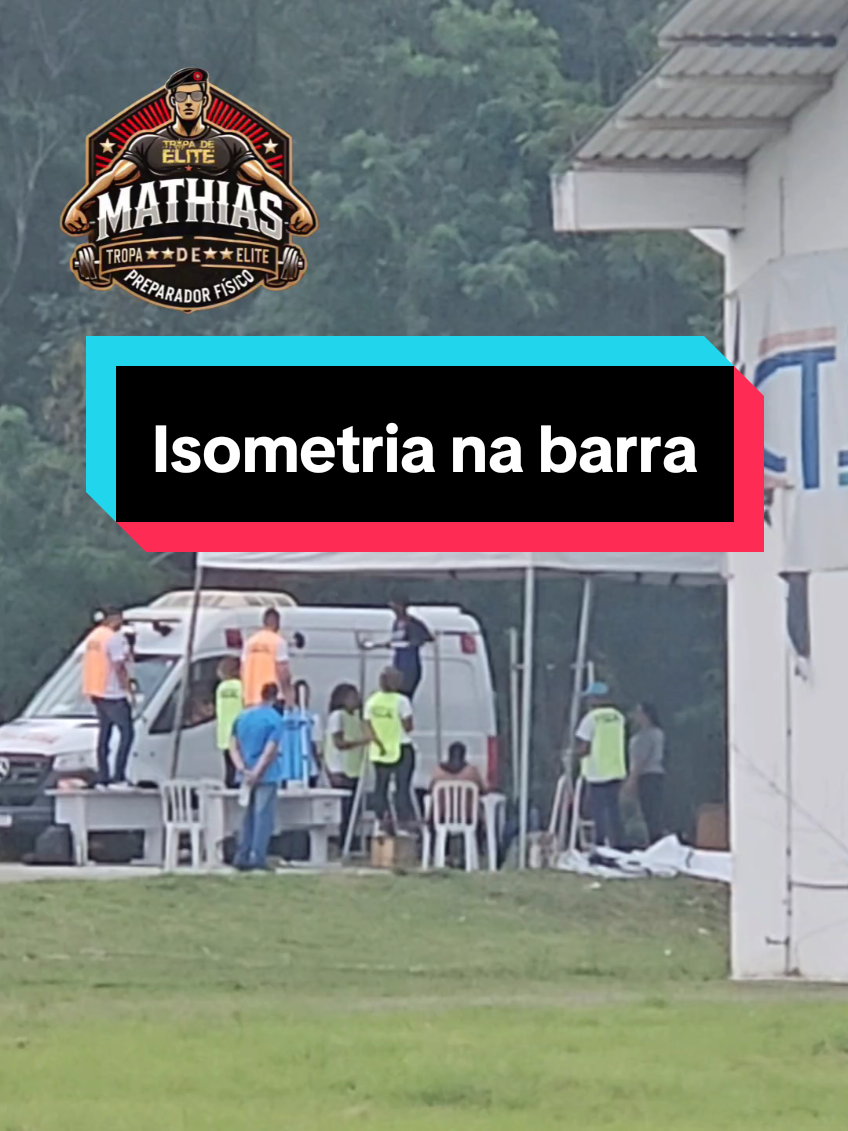 🎥 Isometria na Barra Fixa – Prova Feminina do TAF 💪👮‍♀️ Registro feito de longe, mas cheio de significado. A força, a concentração e a superação das candidatas na execução da isometria são evidentes mesmo à distância. 🔥 Cada segundo conta. Cada esforço é uma conquista. . #TAFFeminino #IsometriaNaBarra #MissãoDadaMissãoCumprida #TafDeElite