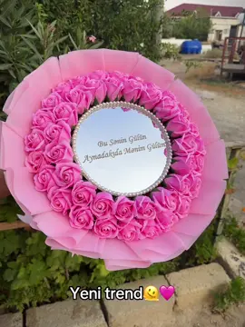 Güzgülü Roza Buketi🩷🌹Videodakı iri ölçüdə 40azndir 25, 35aznlik ölçülərdə də var  Videonu bəyənib takip edək #fyp #roza #güzgübuket #trend #hədiyyə 