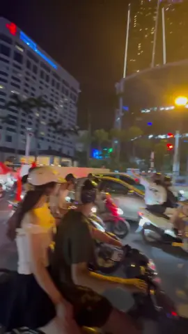 NGAY LÚC NÀY TẠI HÀ NỘI: ĐANG TIẾN VỀ PHÍA TRUNG TÂM LÀ KHỐI ĐI BÃO MỪNG CHỨC VÔ ĐỊCH CỦA U23 VIỆT NAM #tiktoknews #theanh28news #theanh28 