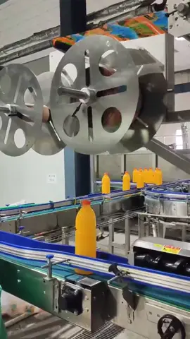 Pvc labeling machine ,sleeve sheinking bottle Labeling machine,etiquetadora del botellas ,envasadora 