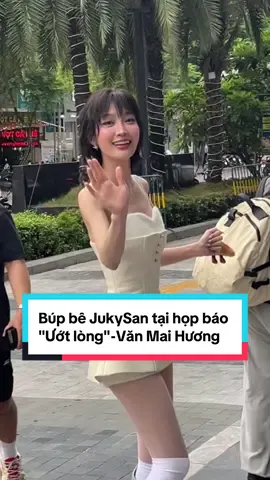 Đã bị sốc visual của chị @Juky San tại họp báo 