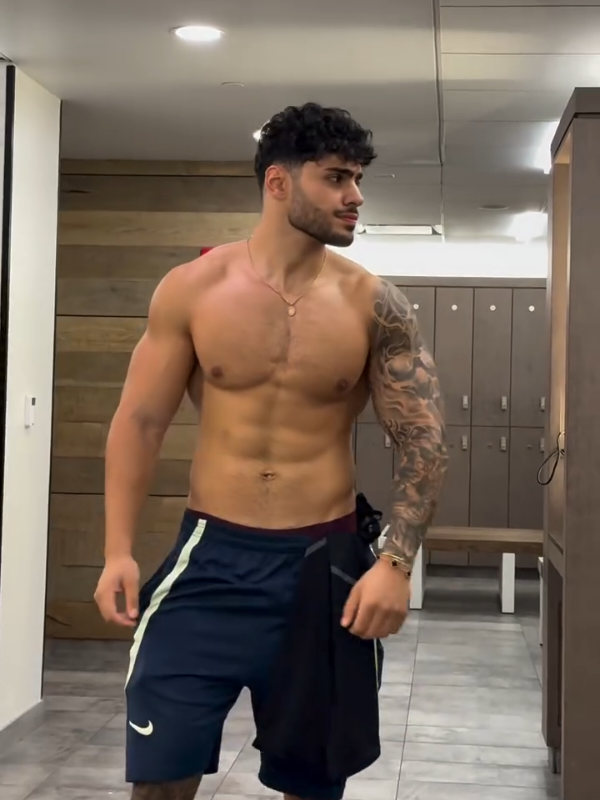 POV: you find me in the locker room 