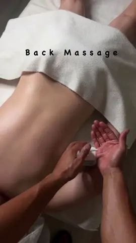 Is this the type of massage you like? . Back massage💆🏻‍♂️ . #massage #backmassage  #masseur #masseuse  #massagedubai  #massagetherapis 