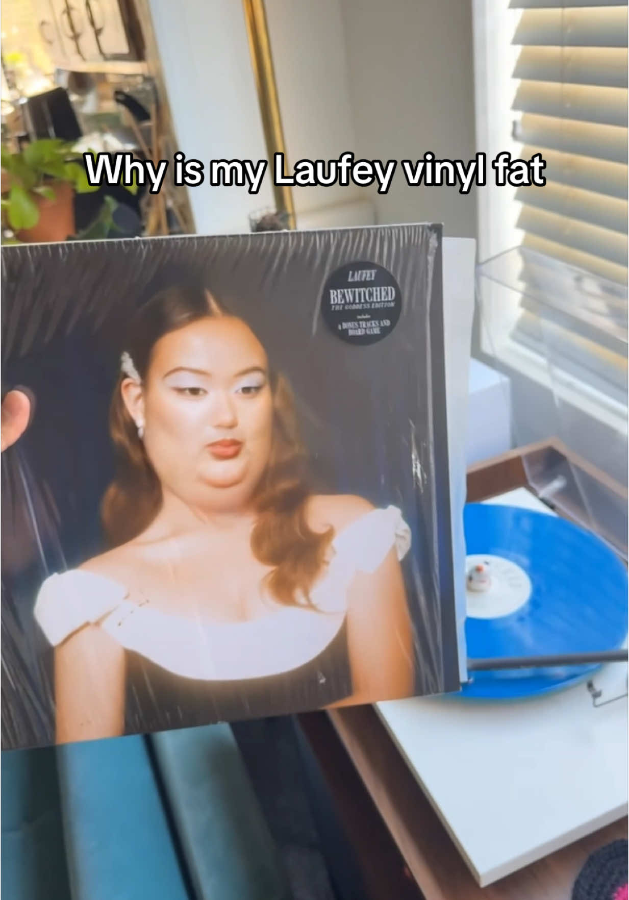 That’s not second best, that’s second breakfast 🥀 #laufey #vinyl #record #bewitched #tour 