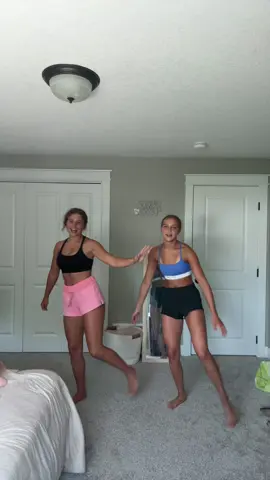 We are so back also broken ac is a unpayed actor #tan #brokenac #boody #leftright #fyp #foryoupage #18 #dontbanme  