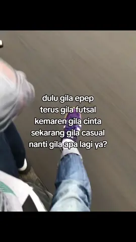 alhamdulilahnya ga pernah gila selot☺️#adidas #casualoutfits #futsal #cinta #casual #fypage 