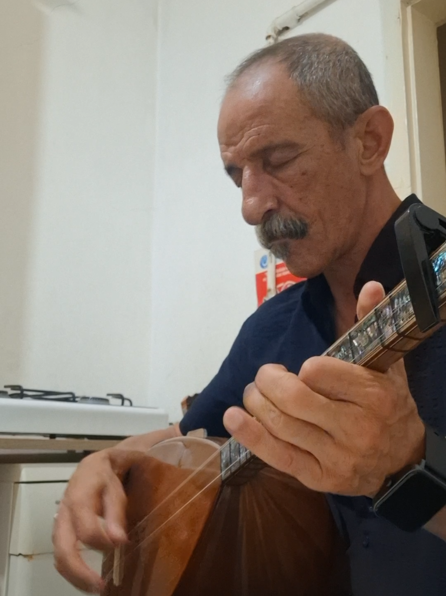 zalim eller burdayım.söz müzik kendime ait .tüm canlara saygılarımı sunarım .#saz #tiktoklive #söz #türkülerimiz #aşık #