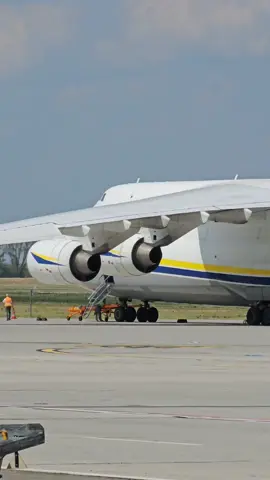 Antonov An-124-100 Ruslan on the floor ✈️ . .  . #antonov #antonov124 #ruslan #OnTheFloor #bazdkiforyuba #nekedbelegyen #fy #foryou #lhbp #budapest #ferihegy #cargodomb #manifest #manifestation #viraltiktok #viral #viralvideo #fyfyfyfy #viralvideos #viralsound #manifesting #planespotting #planespotter #spotter #spotterlife #hunspotter #hunvikingg #airplane #airplanelovers #pilot #aviation #avion #avgeek #avgeeks #aviationlovers #travel #takeoff @ferencvizer_photography @Eva berenyi @SkyChaser✈️ @Nimródka:)✈️ @Richárd Ordasi @Krisztián Arany @JGA_Aviation @Cristi ✈️ @Tudásmorzsák a repülésről @John Rafik 