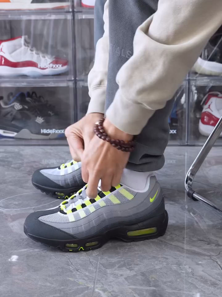 CONFIRA NOSSOS MODELOS DE AIR MAX 95 DISPONÍVEIS sneaker fire #airmax95neon#travisscott #travisscottjordan1 #therealsolefamilyy #northernterritory #jordan1society #jordan1squad #kicksonfire #hypebeaststyle #thepanel #jordan1sonly #snkrskickcheck #solecollector #jordan1addict #igsneakercommunity #jordanaddict #spiderverse #aj1 #inmyjs #airjordan1 #airjordan1 #jordan1lowog #flightkickzbrasil #stockxsneakers #teamklekt #airjordan1 #tst #max95