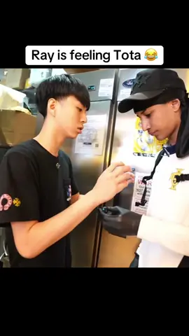 Ray being zesty around Tota😭#rayasianboy #tota #fyp #totaamc #streamer 
