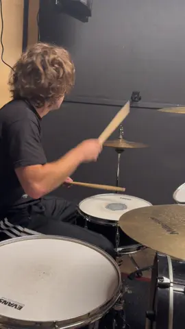 Bonham was the perfect blend of power and groove! #ledzeppelin #70srock #stairwaytoheaven #classicrock #drummer 