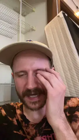 😭