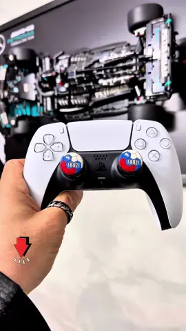 🎮 SEU CONTROLE ESTÁ ESCORREGANDO? 🔥 Personalize e melhore a pegada com esses GRIPS para analógico! 👉 Compatível com PS2, PS3, PS4, Xbox 360, Xbox One, Xbox Series S e até Nintendo Wii! ⚠️ ATENÇÃO: Não substitui a borracha original – é um reforço! ✅ Alta qualidade ✅ Design top e confortável ✅ Escolha seu modelo favorito (vem com 2!) 💥 Garanta o seu antes que acabe! 🛒 Clique em “Comprar Agora” e jogue com mais estilo e precisão! #jogos #playstation #xbox #nintendoswitch #controles 