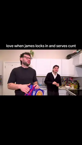 thats not edited btw that sound just appears when he serves #jamesmarriott #jamesmarriottyt #servingface @James Marriott @pop girly james 