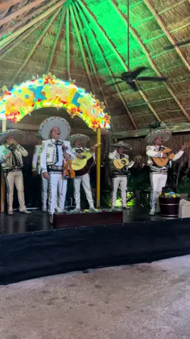 #cancun #vacciones #xochimilco #mariachi #mexico #elrey 