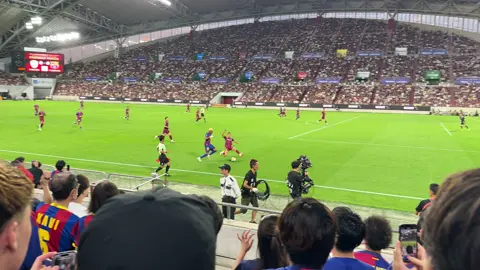 ヤマルに対してのファールシーン。怪我するかと思った😅 #lamineyamal #fcbarcelona #visselkobe #バルセロナ #ヴィッセル神戸 #ノエビアスタジアム神戸 #バルセロナ来日 