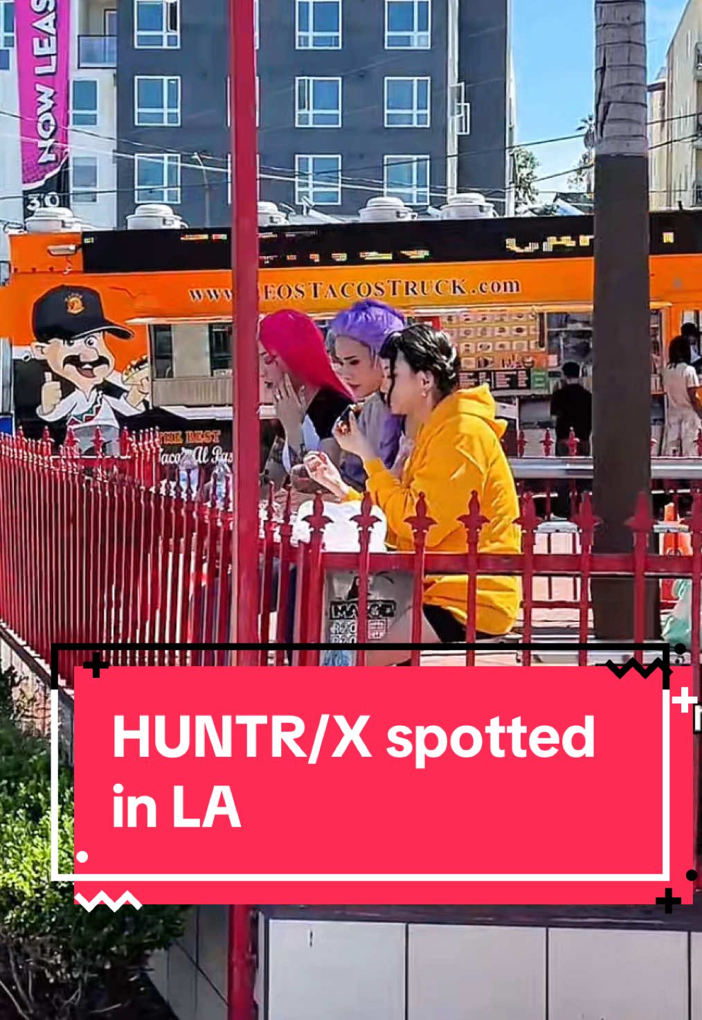 We love the fans😌😌 Rumi @Lucky  Mira @naanny_lee  🌮🌮🌮🌮🌮🌮🌮 #KpopDemonHunters #HUNTRIX #cosplay #mira #rumi #zoey #tacos 