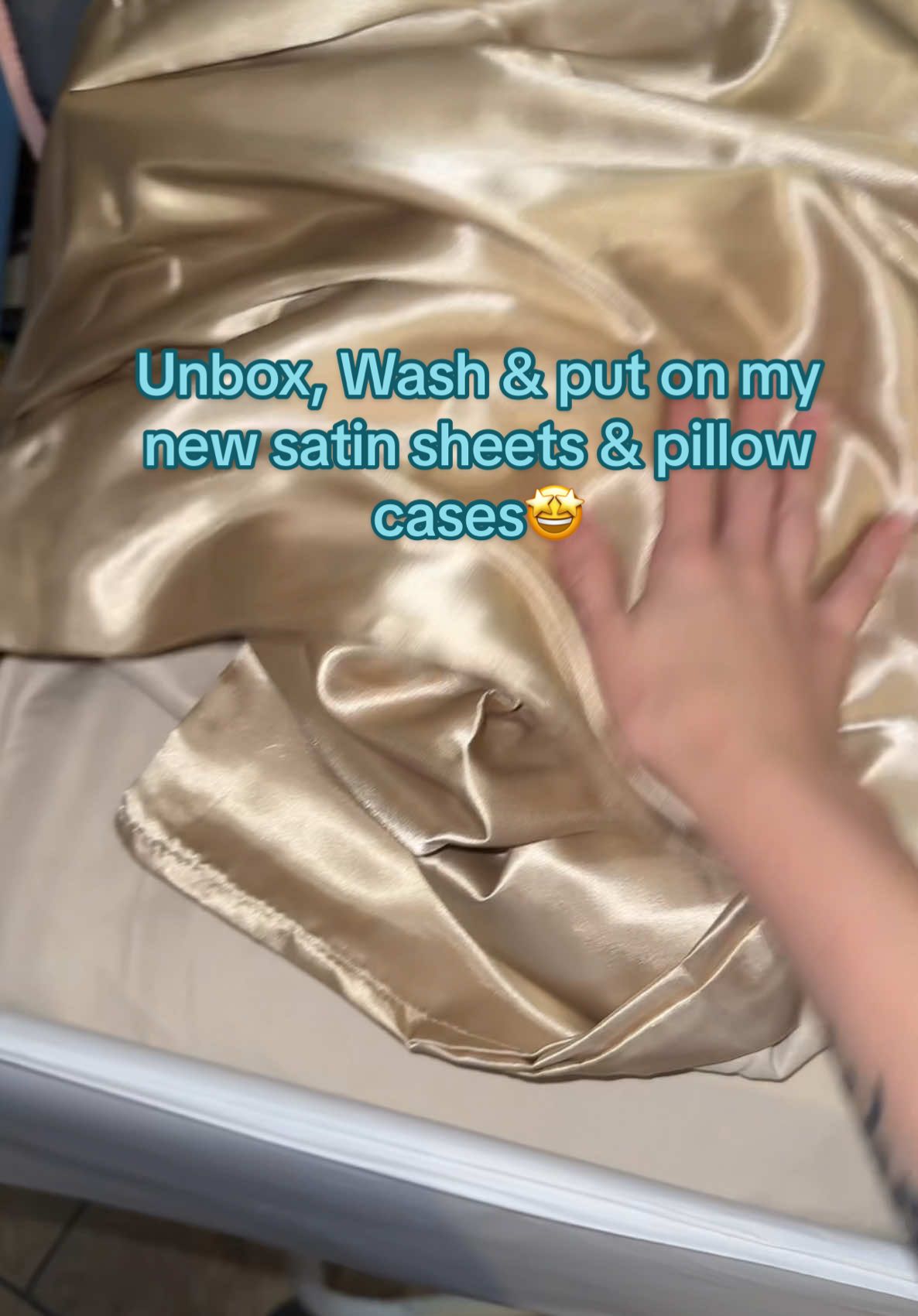 Didn’t finish making the bed before Tatum woke up from her nap😆#newsheets #bedsheets #sosoftandcozy #sosoft #silksheets #silkpillowcase #nohairdamage #nostatic #buttersmooth #feelslikeadream #comfy #cozy #satinsheets #satin #satinpillowcase #nestcore #nestcoresheetswithsatinpillowcases #nestcoresheetset 