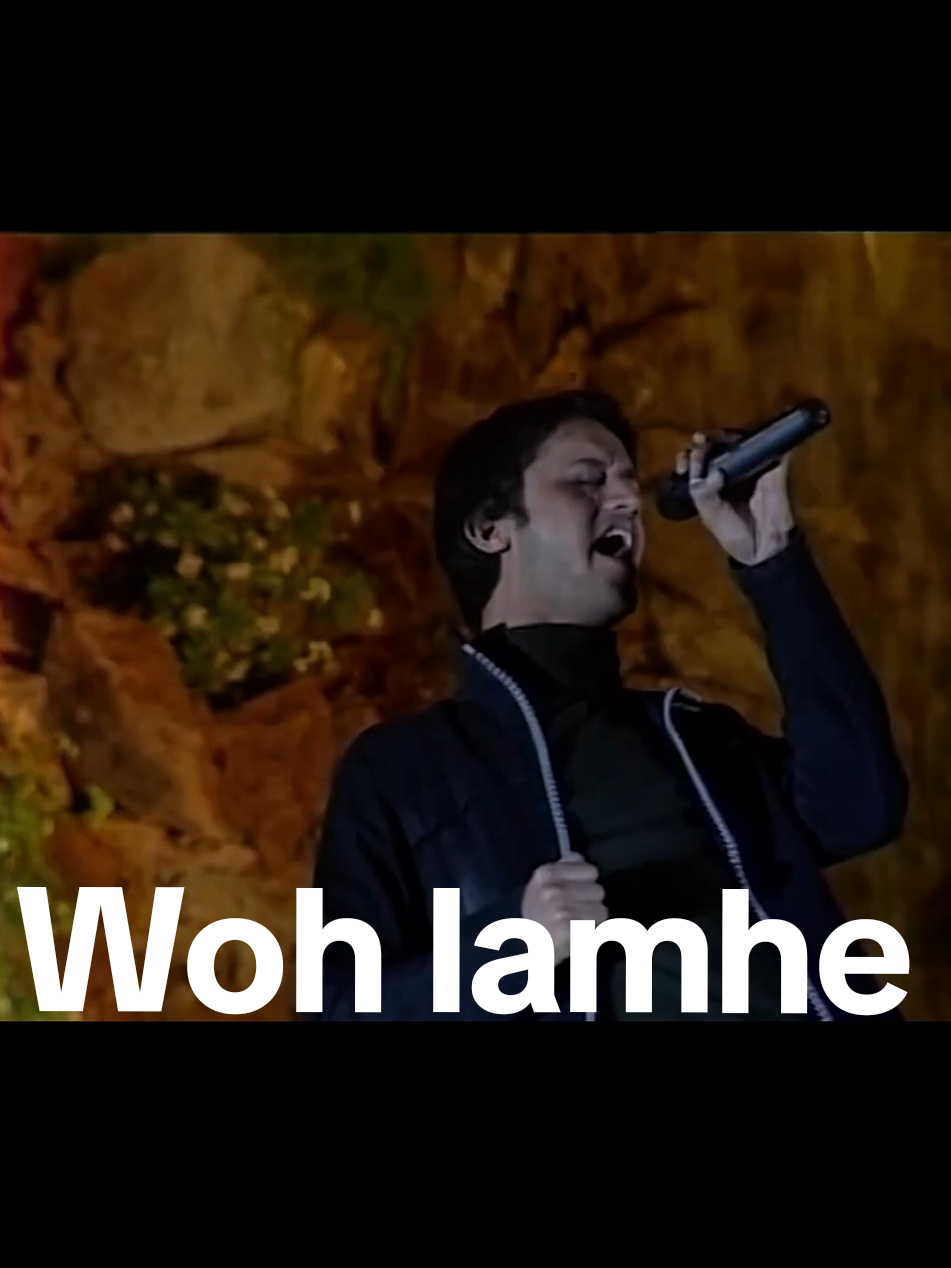 Atif Aslam Performing At 2004 New Year Celebrations LIVE Performance 🎸🥁💥❤ | Woh Lamhe | #atifaslam #bollywood #bollywoodsong #hindisong #foryou #fyp #keşfet 