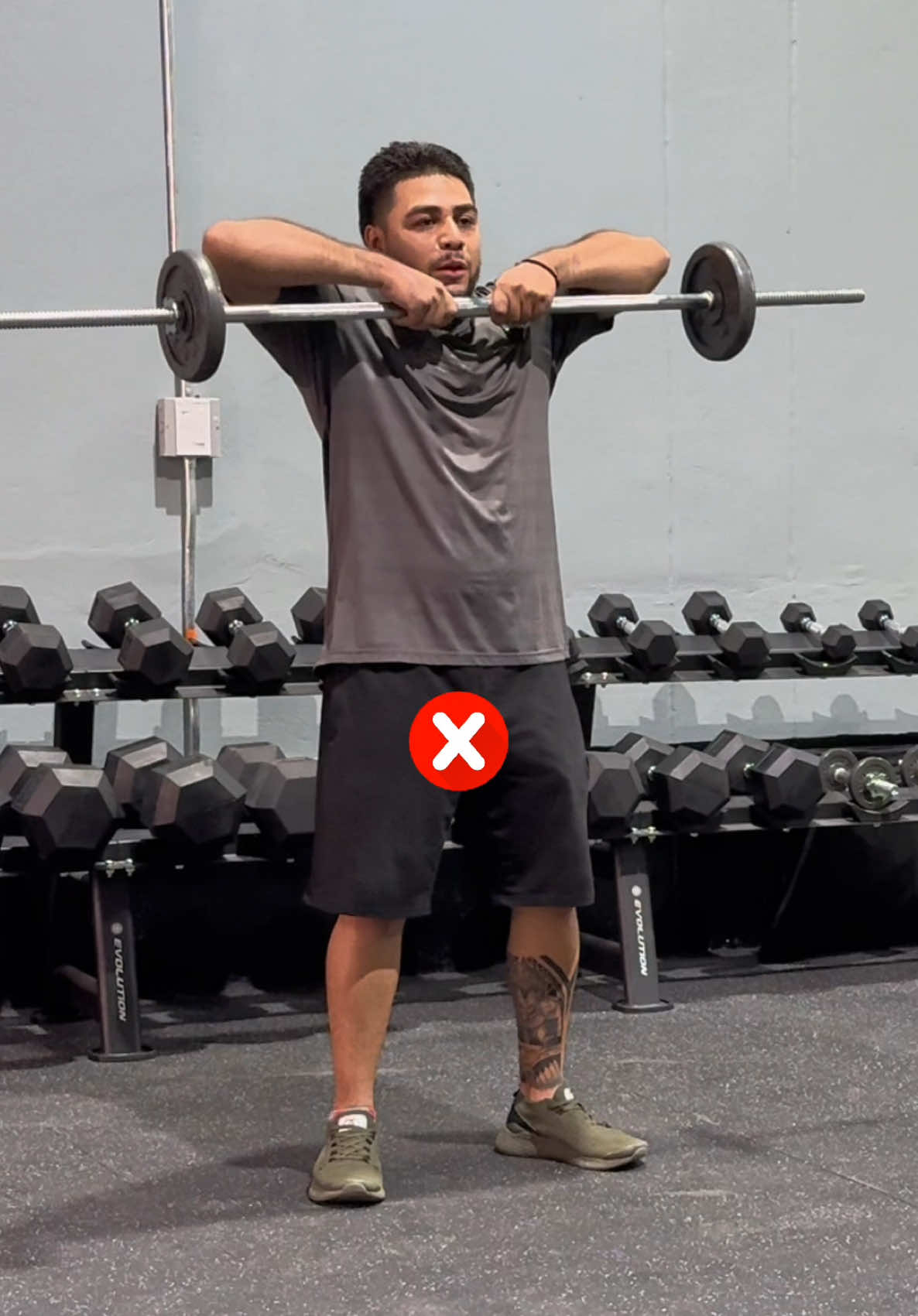 Esta es la forma correcta de hacer el remo vertical 🫡 #fitnesstips #gym #ejercicioencasa #Fitness #gimnasio 