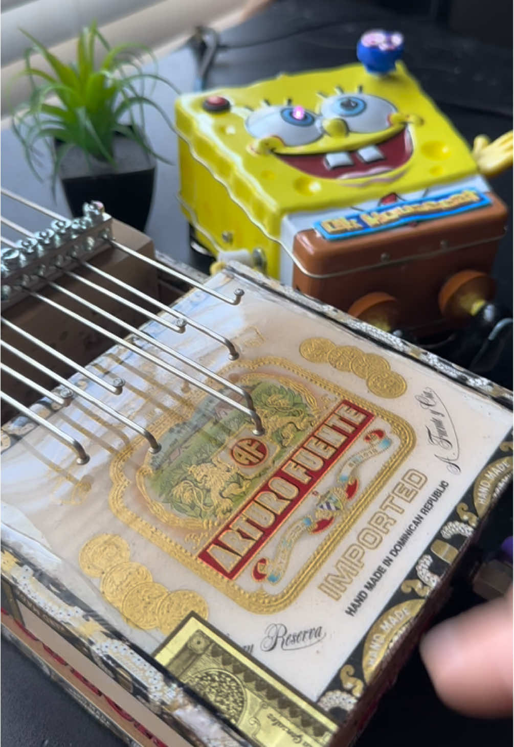 What does this to you? 🆗🏠🐈 #spongebob #cigarbox #kalimba #asmr #satisfyingsounds #ok