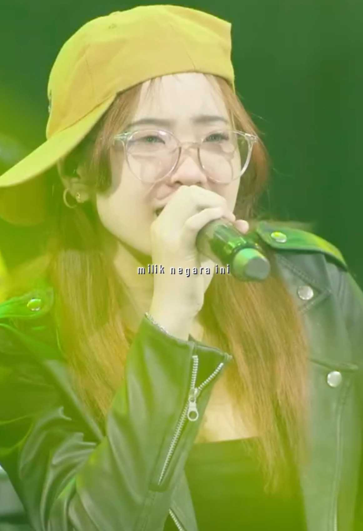 Tanggal tujuh belas kini penuh kontroversi Karena tak sepenuhnya milik negara ini TITLE : SELAMAT HARI RAYA SOSIAL MEDIA SINGER : VIA AMELIA YTC : FORTUNA ENTERPRISE  #zaxepreels #selamatharirayasosialmedia #viaamelia 