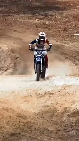 le presentó la cabra @mannymora99 