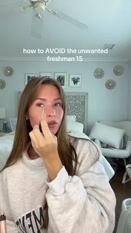 coming from a girl who DID gain the freshman 15 this is the advice I wish I had ib: @fabian beaucoudray products used: concealer @NARS Cosmetics , bronzer @Saie , lip liner @REFY , freckles @Freck Beauty #creatorsearchinsights #freshman15 #college #freshman #collegelife 