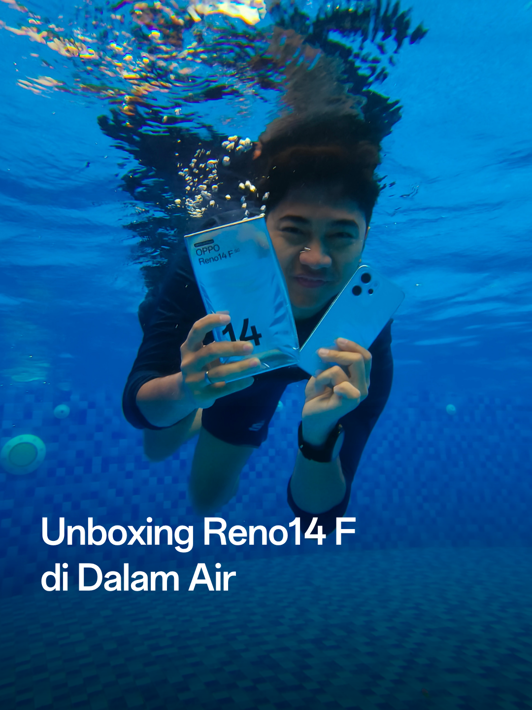 Unboxing #OPPOReno14F langsung di dalam air? Bisa banget! 💦📦 Karena Reno14F sudah dilengkapi Underwater Mode dan sertifikasi IP69, bikin pengalaman makin seru dan tetap aman walau di kondisi ekstrem! Siap diajak basah-basahan💦 #OPPO #OPPOIndonesia