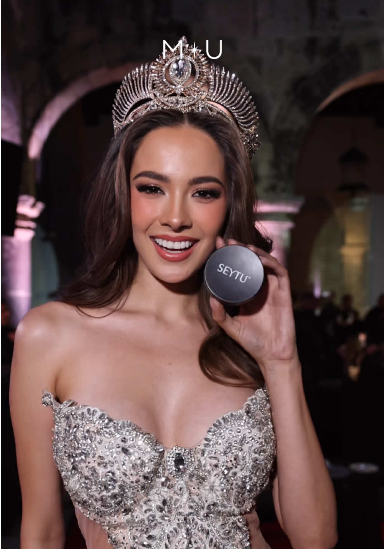 El maquillaje favorito de @lindagallegosmx y @missuniverse 💜✨ #seytú #seytúxmissuniverse #missuniversemexico #makeup