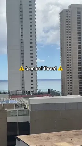Tsunami threat on Oahu ‼️ #tsunamiwarning#tsunami#oahuhawaii#waikikibeach 